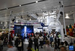 新华视点｜2025年消博会现场直击：多国企业共同开启买买买卖卖卖模式